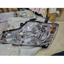 โคมไฟหน้า Honda STEP WGN SPADA ข้างซ้าย (98%)