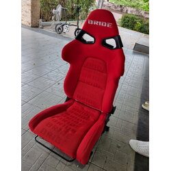 เบาะ BRIDE สีแดง ของใหม่ ไม่เคยใช้ 1 คู่