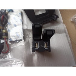 Adaptor USB Port คู่ 12V 2.5A Honda แท้
