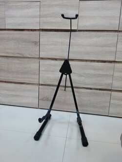 ขาตั้งกีต้าร์โปร่ง แบบมีแกนรับคอ