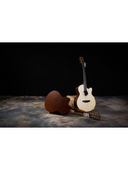 Kazuki กีต้าร์โปร่งไฟฟ้า Mars Series Transacoustic รุ่น OM1CETAC สีไม้