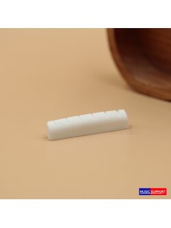 นัท - หย่องบน กีตาร์โปร่ง (กระดูกแท้)