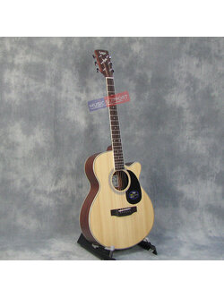 Saga SA700C กีตาร์โปร่ง