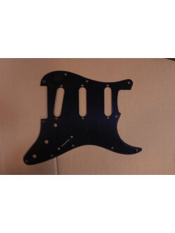 ปิ๊กการ์ด กีต้าร์ไฟฟ้า 3 แทค 903