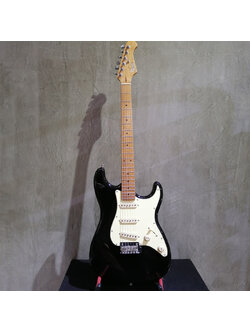 กีตาร์ไฟฟ้า Gusta GST-05 SSS