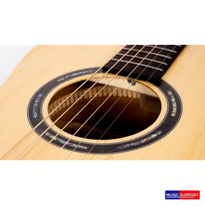 Kazuki โปร่ง 40" Top Solid รุ่น AKZ-SOUL-PL ทรง Palor +กระเป๋า