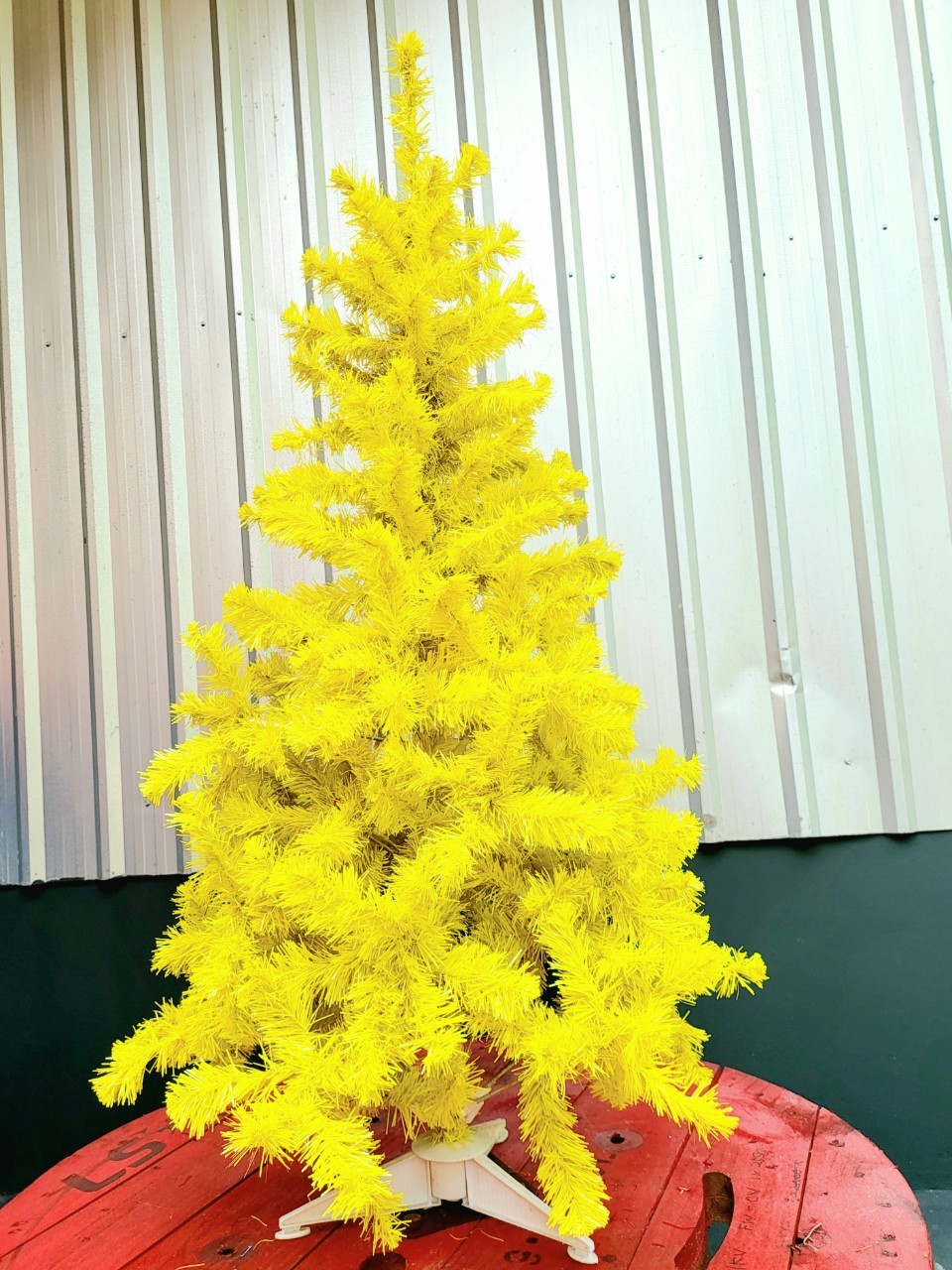 ต้นคริสต์มาสปลอมตกแต่งใหม่ล่าสุดในปี2023