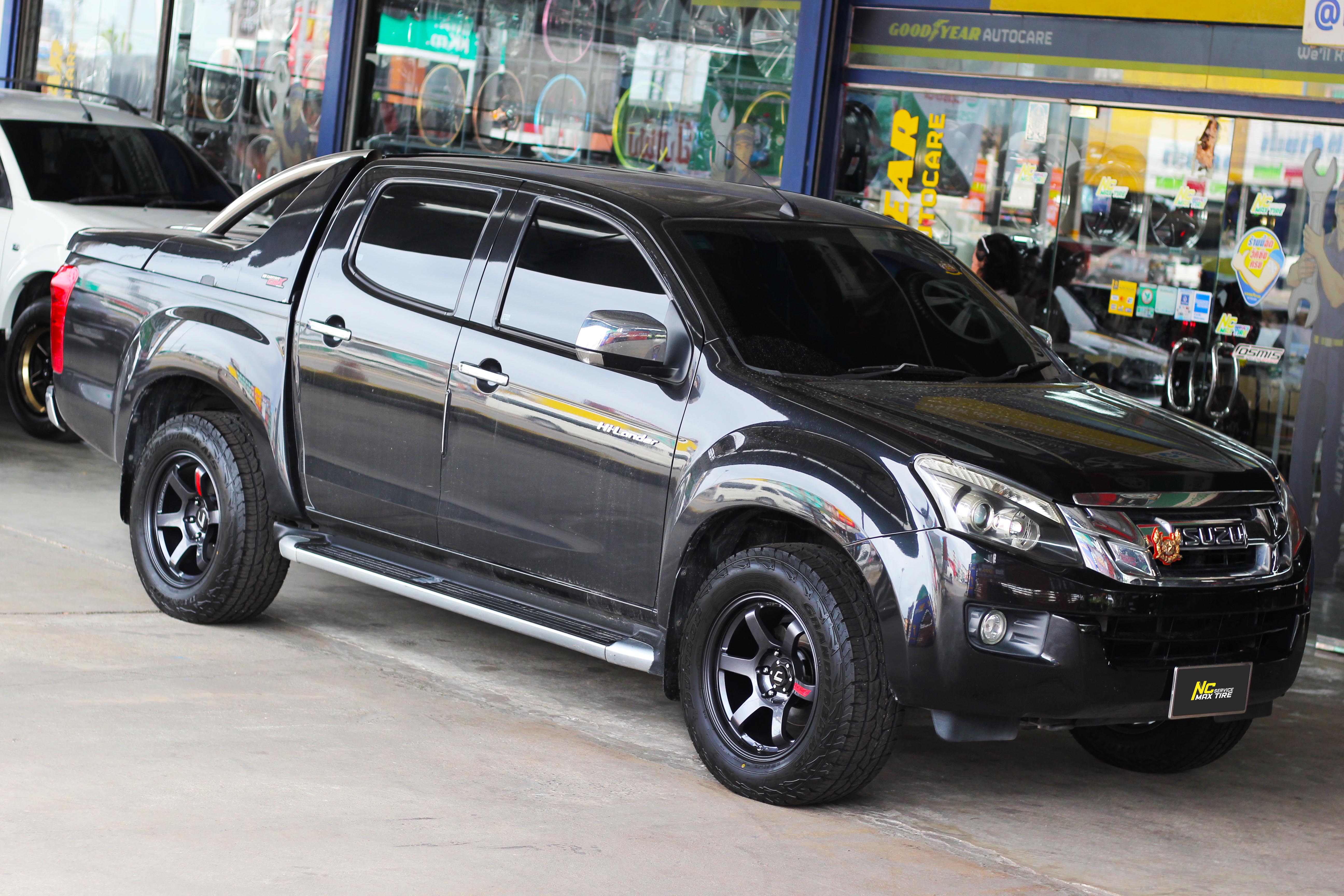 ISUZU DMAX / ล้อแม็กขอบ18 / ล้อแม็กสำหรับรถกระบะ / Cosmis / RG-06SR / ล้อแม็กสีเทากัล / 18x9.0 6H139.7 ET0 / ล้อแม็กสวยๆ / NCล้อแม็ก / ล้อแม็กSUV / ล้อแม็กPPV / NC