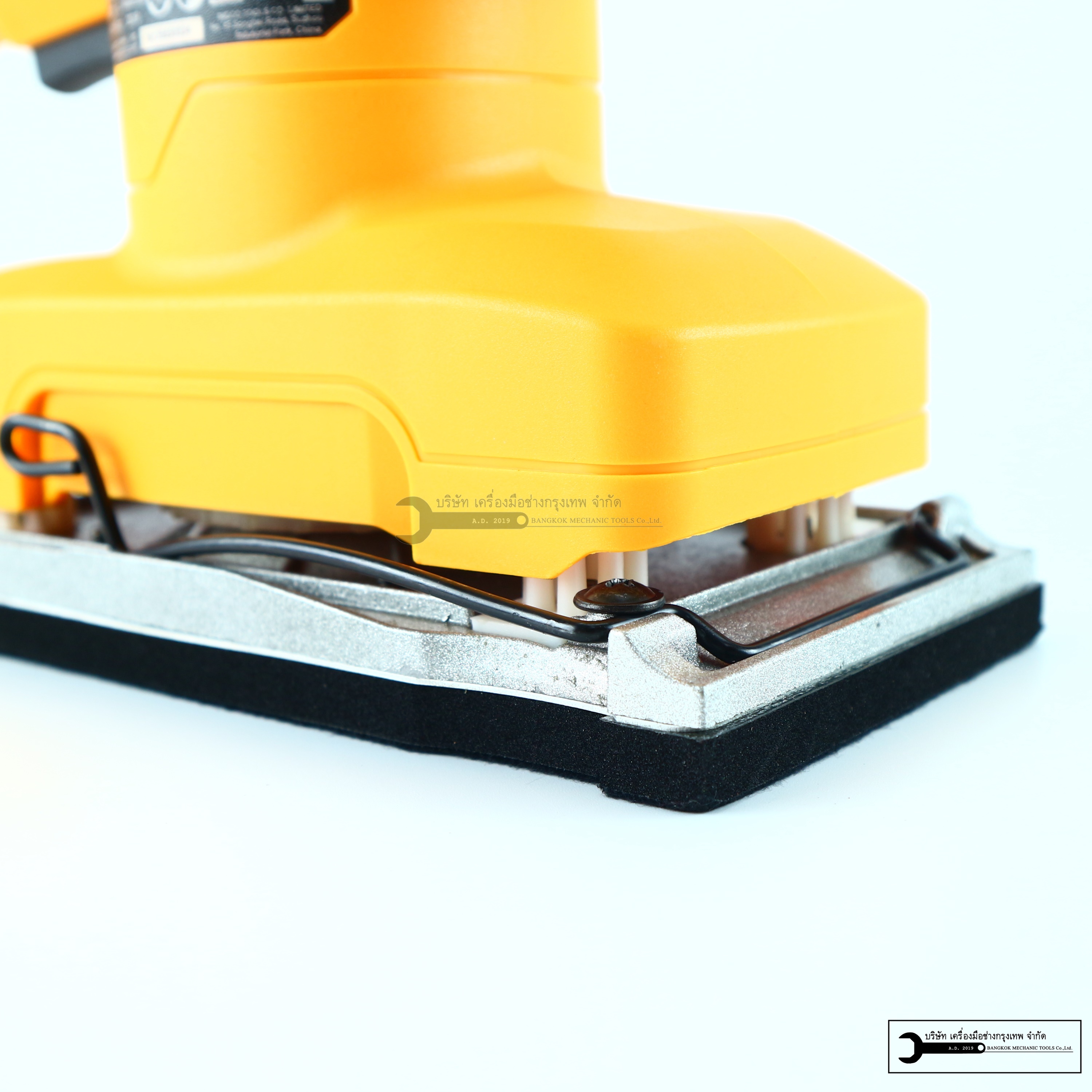 INGCO เครื่องขัดกระดาษทราย ระบบสั่น 320W รุ่น FS3208