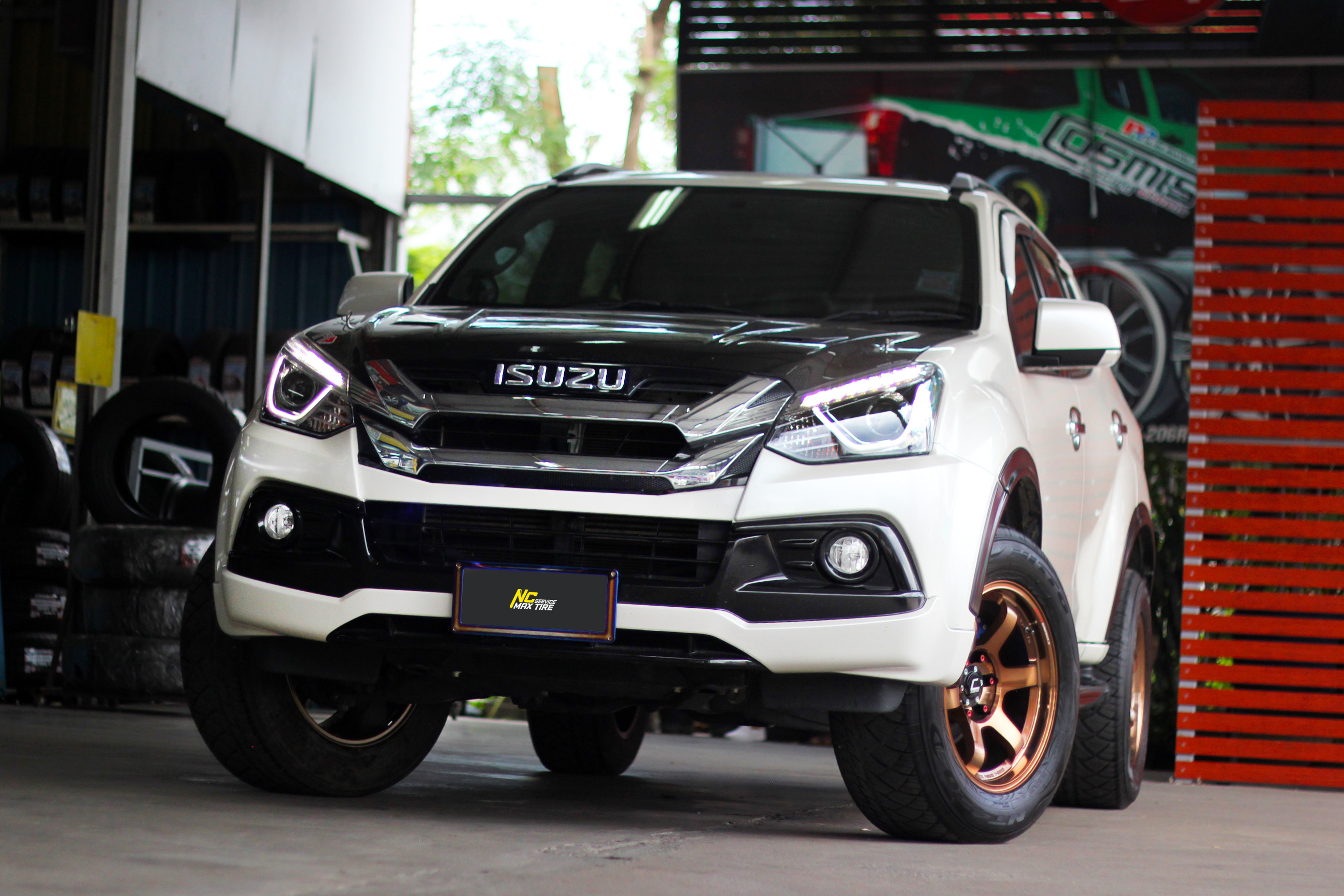 ISUZU MU-X / ล้อแม็กขอบ18 / Cosmis / RG-06S / Copper / Custom Color / 18X9.0 6H139.7 ET0 / SUV / PPV