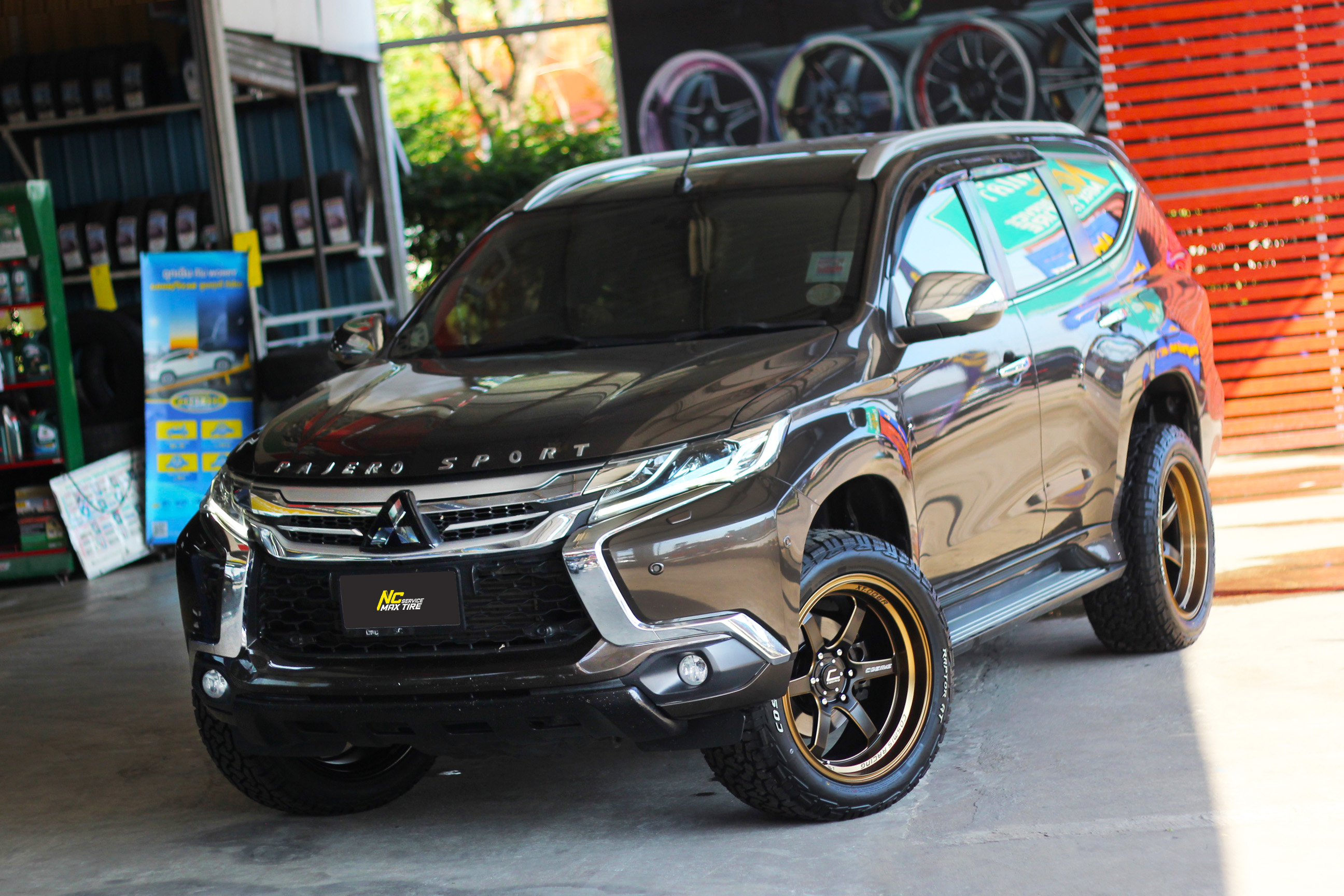 Mitsubishi Pajero Sport / ล้อแม็กขอบ20 / Cosmis / XT-006R / 20x9.5 6H139.7 ET5 / Raptor AT / 265/50R20 / SUV / PPV