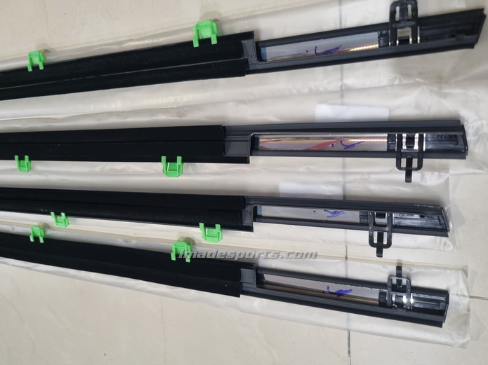 คิ้วรีดน้ำประตู CRV G3 2007-2012 (grade OEM)