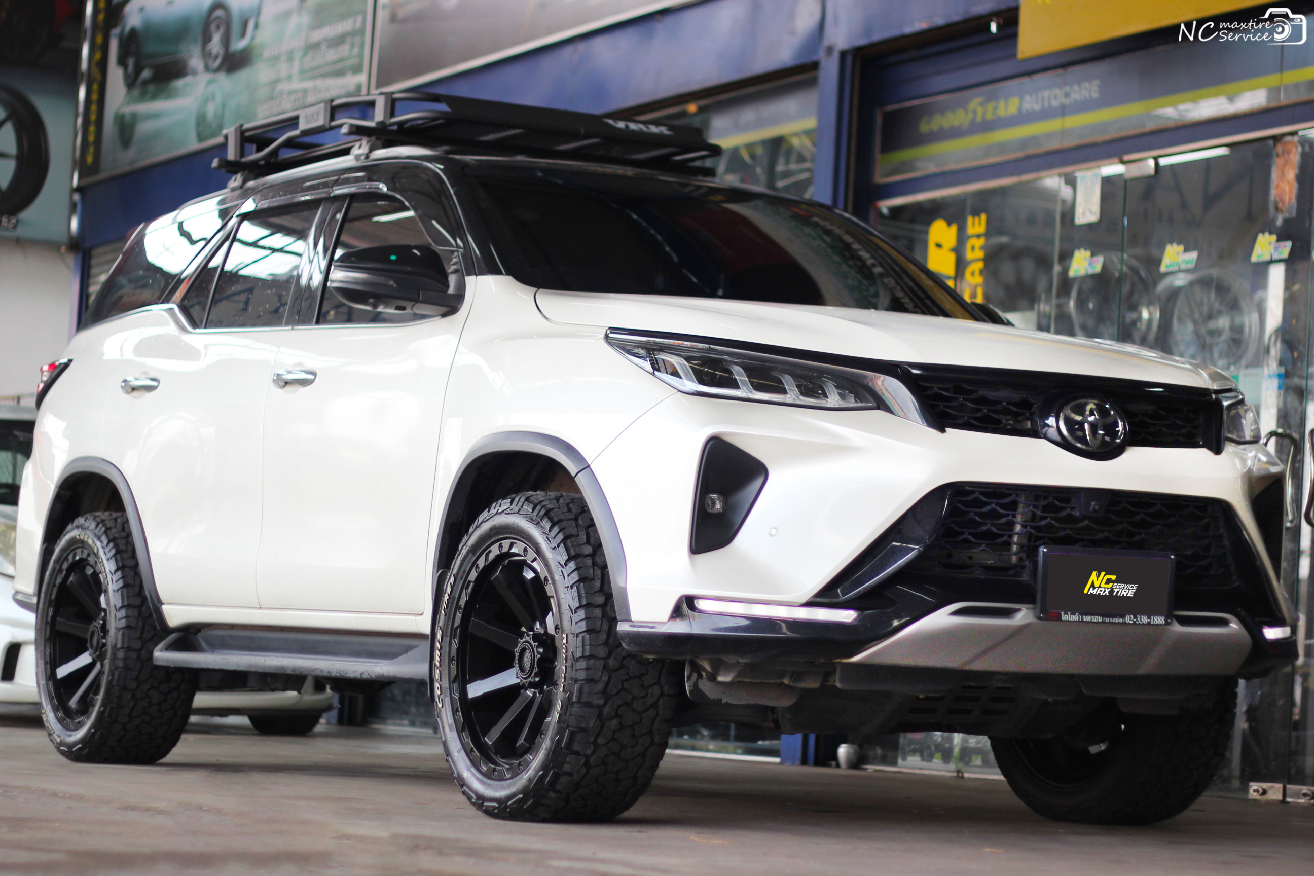 Toyota Fortuner / ล้อแม็กขอบ20 / CAPONE / AMERICAN OUTLAW / ล้อแม็กสีดำด้าน / SATIN BLACK / 20X9.0 6H139.7 ET5 / Cosmis Tire / Raptor AT / 265/50R20