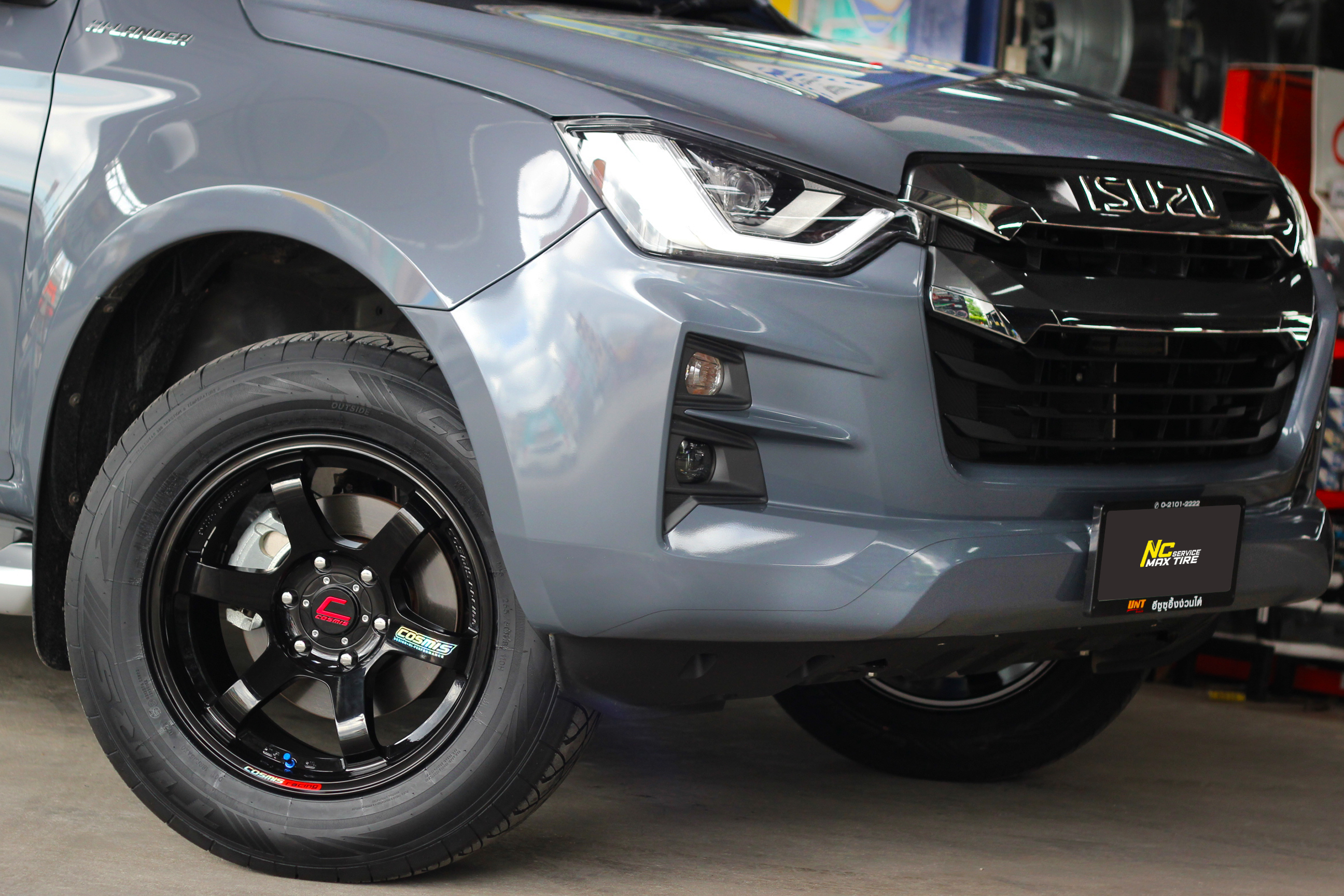 Isuzu Dmax ตัวสูง / ล้อแม็กขอบ18 / Cosmis / RG-06S / ล้อแม็กสีดำเงาทั้งวง / 18x9.0 6H139.7 ET15 / T1RS / 265/60R18