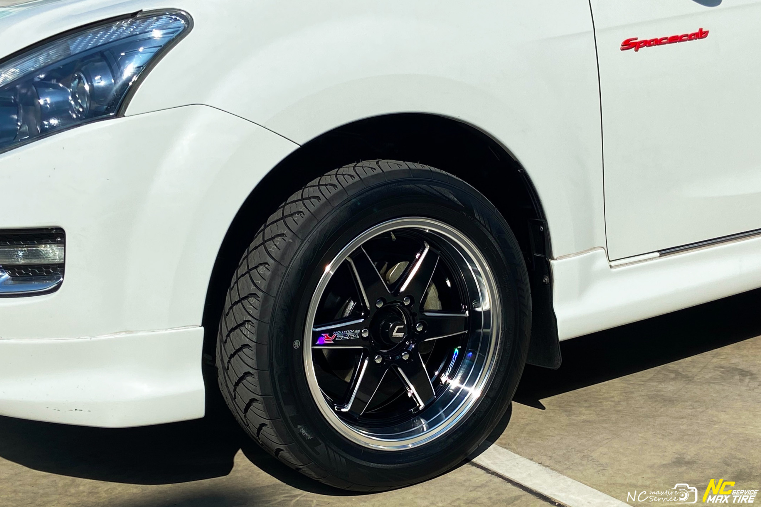 Isuzu Dmax ตัวเตี้ย / ล้อแม็กขอบ18 / Cosmis / Type-R / Revolution / ล้อแม็กสีดำขอบเงาCNCข้างก้าน+เพลทไทเท / 18x8.5 6H139.7 ET25 / T1RS / 255/50R18