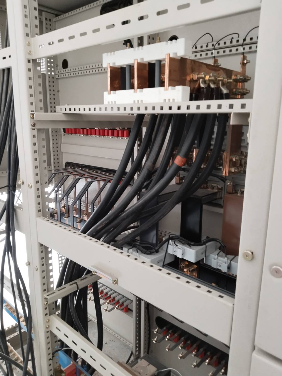 ผลงาน-การออกแบบ-และติดตั้ง-งานระบบไฟฟ้า