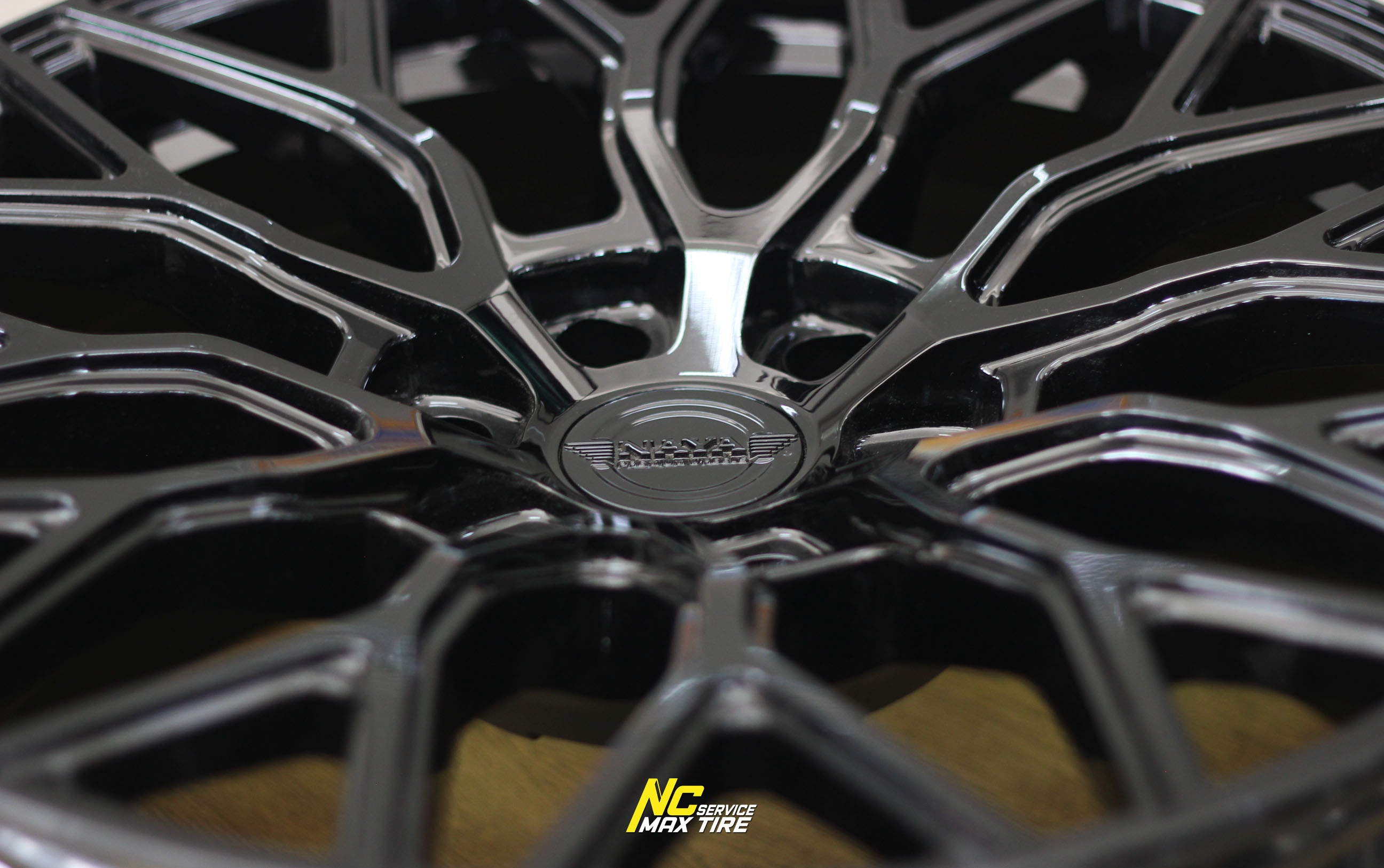 ล้อแม็กขอบ20 / NAYA / TIGA / ล้อแม็กสีดำเงา / ก้านทรงตัวY / 20x9.5 6H139.7 ET+15