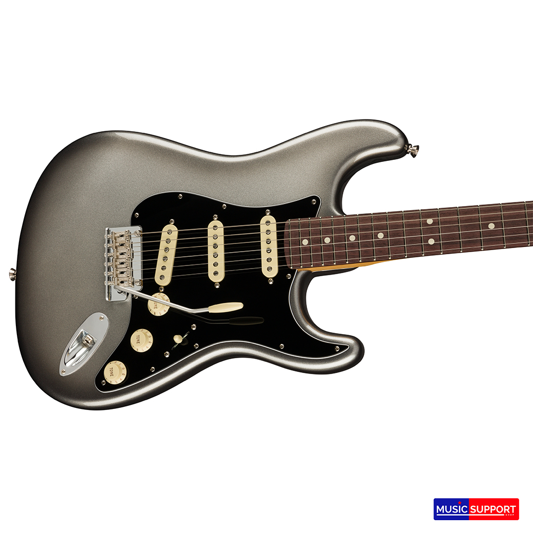 กีตาร์ไฟฟ้า Fender American Professional II Stratocaster RW