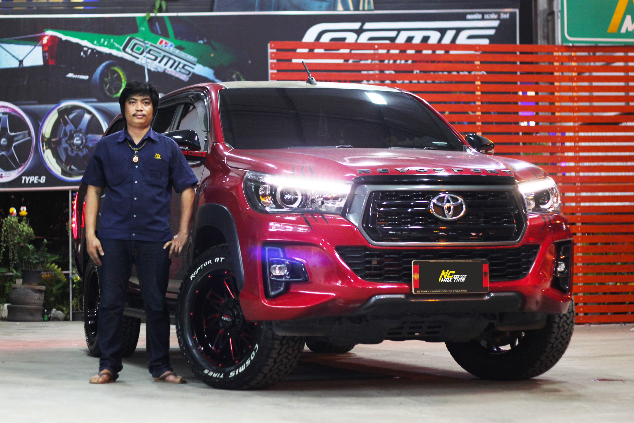 Toyota Hilux Revo Rocco / ล้อแม็กขอบ18 / Cosmis / Devil / SPIN-82 / 18x9.0 2X130H139.7 ET0 / สีดำCNCข้างก้านแดง+CNCตัวหนังสือ / Raptor AT / 265/60R18 / OffRoad