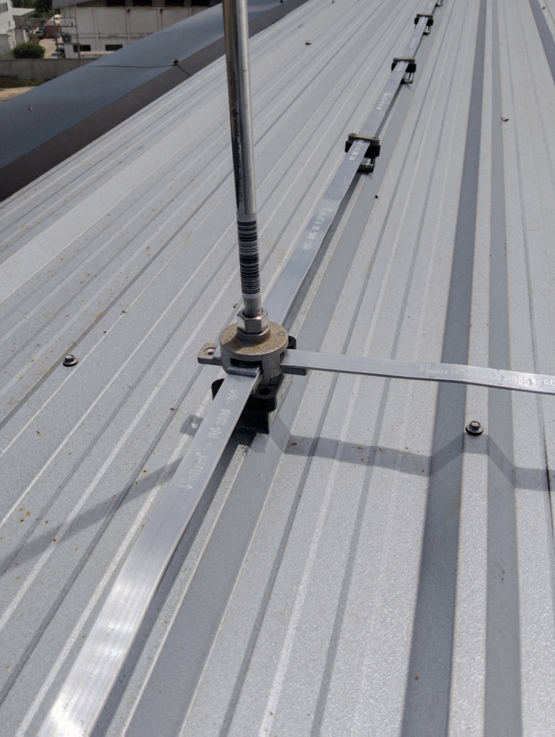 สำรวจ ออกแบบ ประเมินราคา และติดตั้ง ระบบไฟฟ้าแรงสูง แรงต่ำ โดยวิศวกรไฟฟ้า