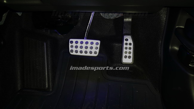 แป้นเบรค คันเร่ง ครัช Autoและ Manual M/T (MDL และMG styles)