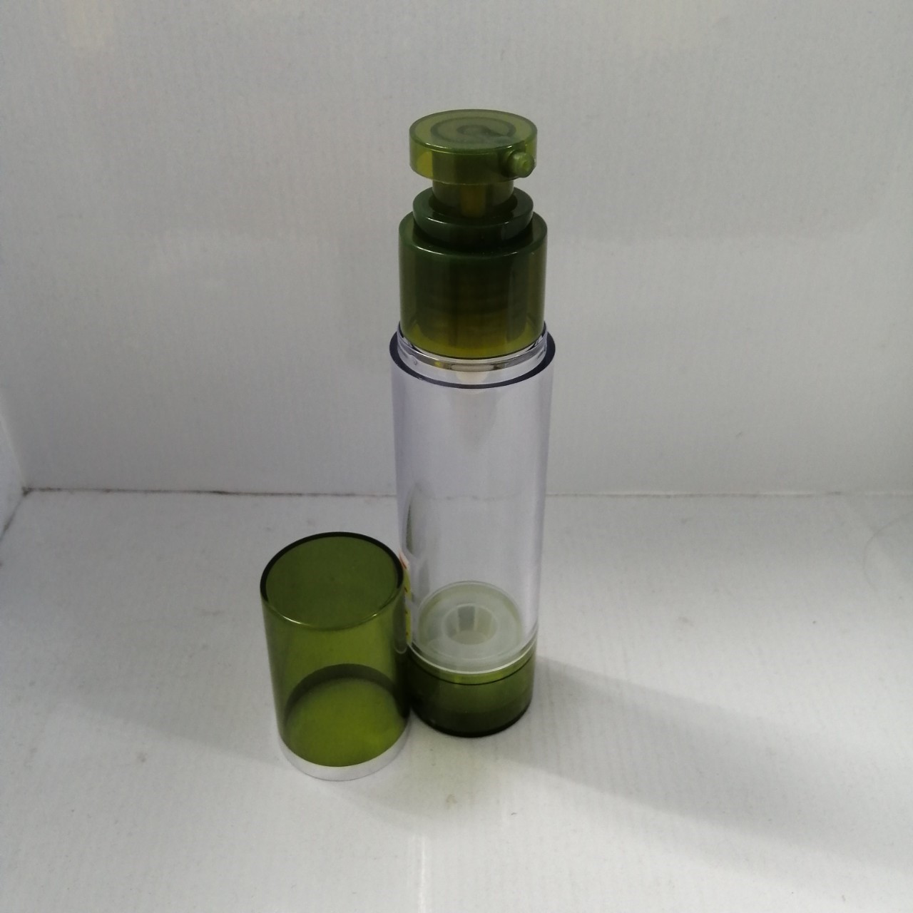 ขวดปั้มเจล ขนาด50ml สูง15cm กว้าง3.3cm รุ่นva01 สีเขียว ขวดปั้มสูญญากาศ ขวดปั้มเจล ขวดปั้มราคาส่ง