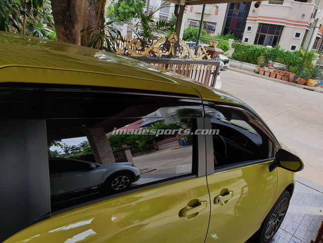 กันสาดสปอร์ต Toyota Sienta Black Sport (PMMA)
