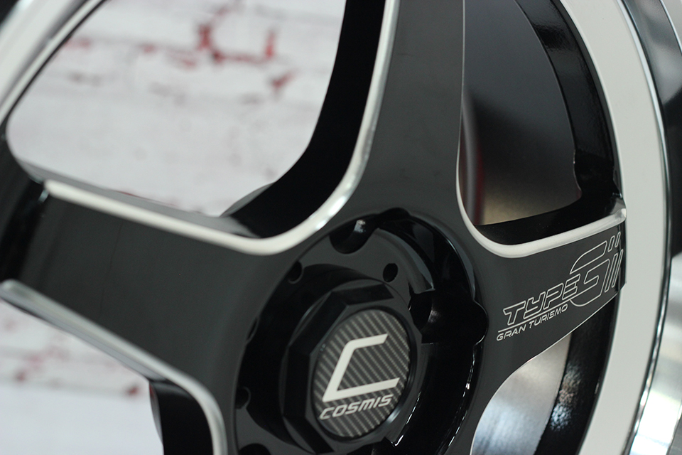 ล้อแม็กขอบ17 COSMIS TYPE-G V.2 สีเงินหน้าดำ สำหรับรถเก๋ง (ราคาต่อวง)