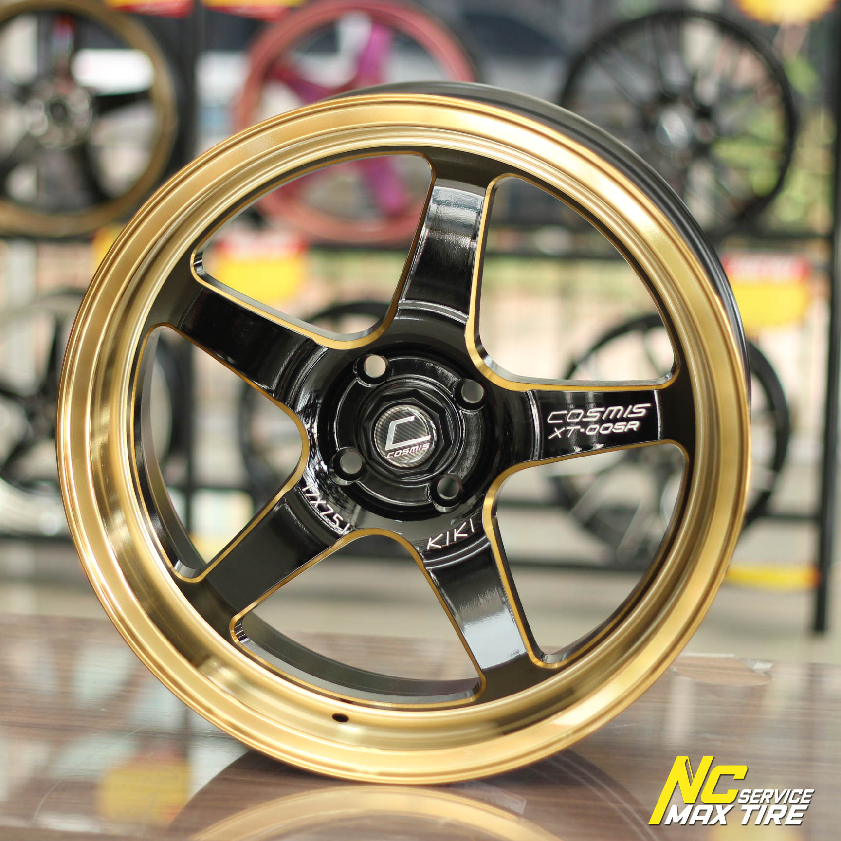 ล้อแม็กขอบ17 / COSMIS XT-005R / สีดำขอบทอง / สำหรับรถเก๋ง (ราคาต่อวง) / 17x7.5 4H100 ET30