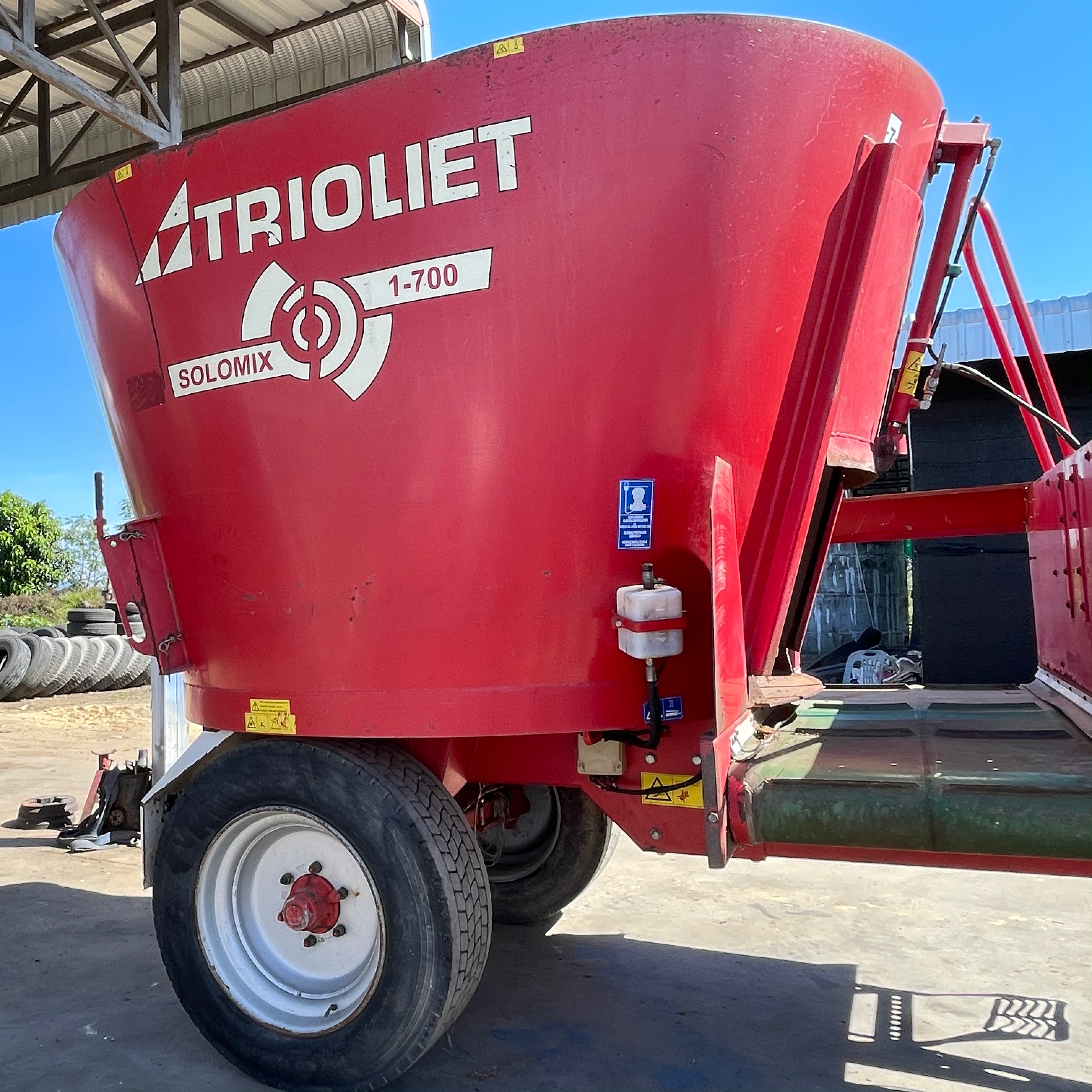 เครื่องผสมอาหาร วัว tmr มือสอง Trioliet 7 คิว ผสมอาหารได้ 3 ตันขึ้นไป