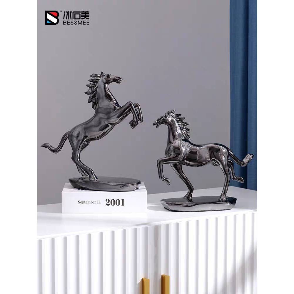 CT187B125 FAMITOSS โมเดลม้า โมเดลสีทองเหลือง ม้าสีเงิน