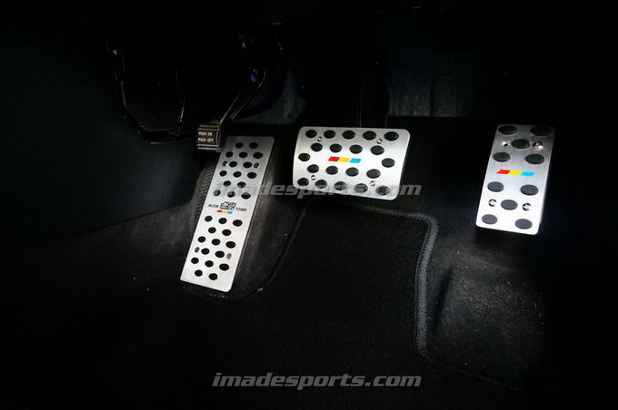 แป้นเบรค คันเร่ง ครัช Autoและ Manual M/T (MDL และMG styles)