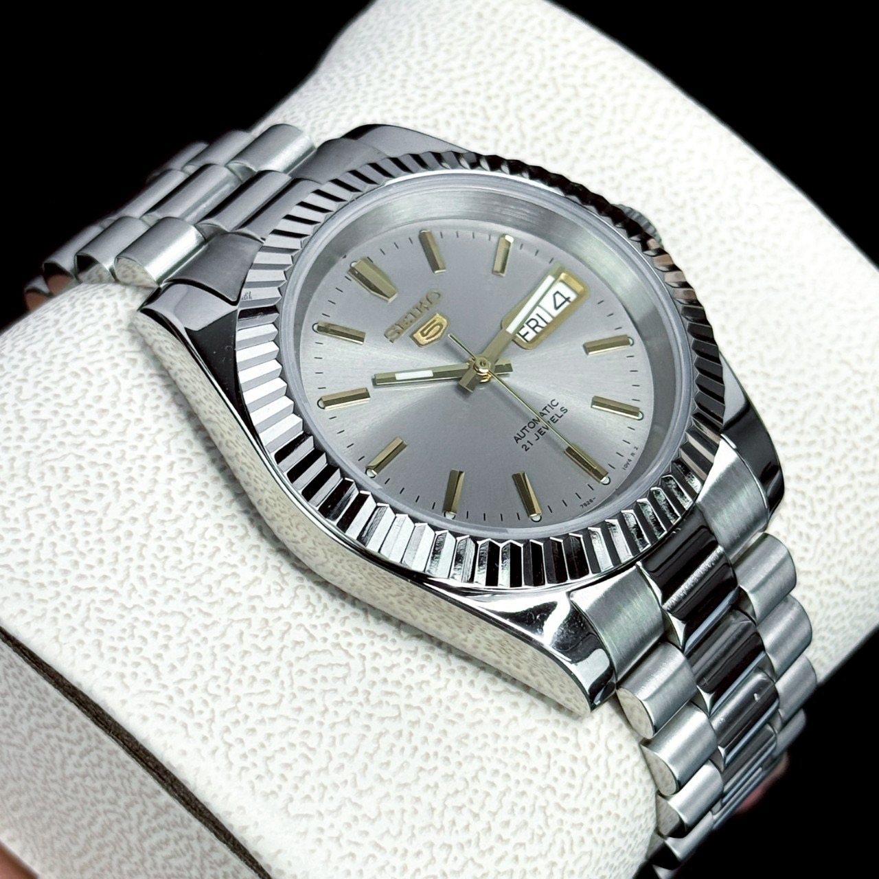 SeikoMod 5Sport Datejust Automatic 21Jewels President Strap 39MM