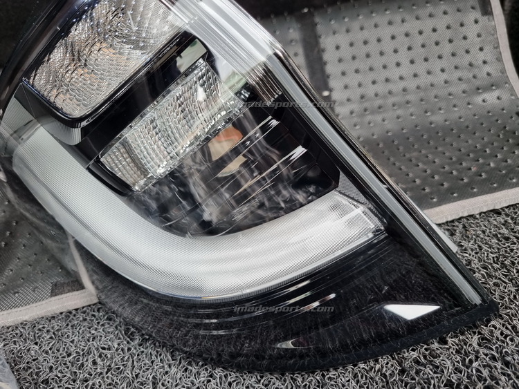 โคมไฟท้าย HRV S-Black Edition STYLE (White)