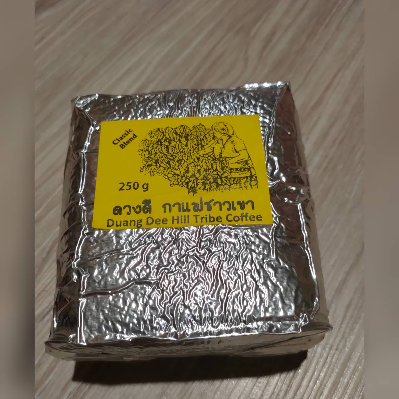 ดวงดี กาแฟชาวเขา Duang Dee Hill Tribe Coffee 100% Pure Thai Arabica Coffee Classic Roast Blend 250g