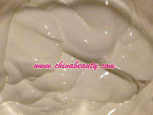 ขายส่ง ครีมกันแดดน้ำนม เนื้อครีม เบาหวิว ขนาด 100 กรัม ราคา 250 บาท