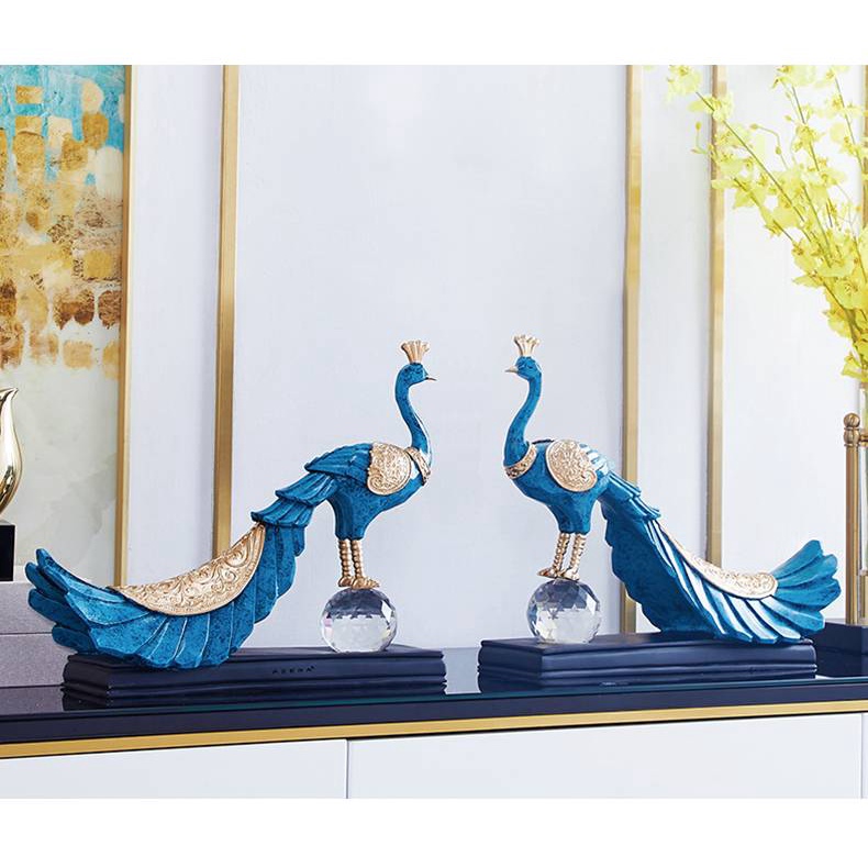 CT145B098 FAMITOSS นกยูงบนลูกแก้ว โมเดลนกยูง ของแต่งห้องทำงาน ของแต่งบ้าน