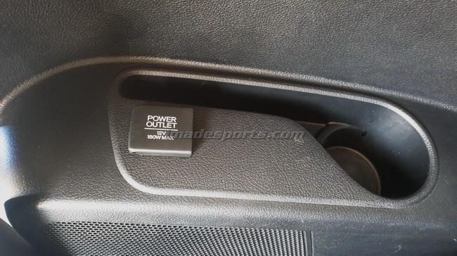 Adaptor Port Socket พร้อมฝาปิด สำหรับจ่ายไฟ 12V