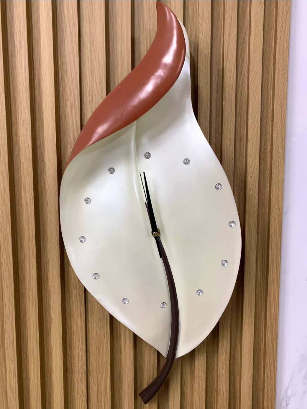 CT222C055 INTERY นาฬิกาใบไม้ Wall Clock Art นาฬิกาติดผนัง ไฟติดผนัง