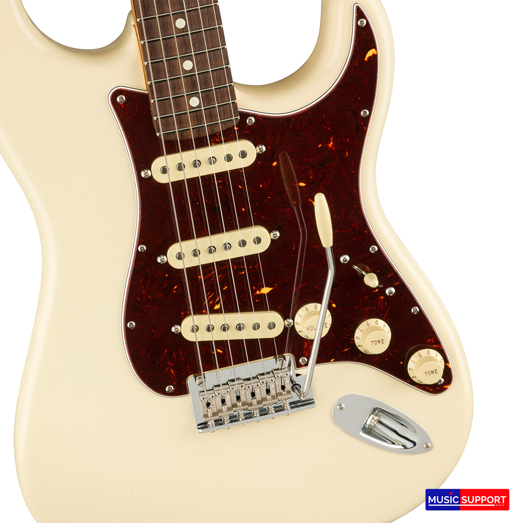 กีตาร์ไฟฟ้า Fender American Professional II Stratocaster RW