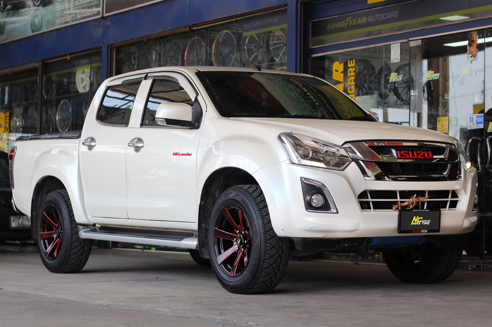 ISUZU D-MAX / ล้อแม็กขอบ18 / ล้อแม็กสำหรับรถกระบะ / Cosmis / FATTAH SPORT-VIP / 18x9.0 6H139.7 ET25 / T1RS / 265/60R18 / SUV / PPV / NC