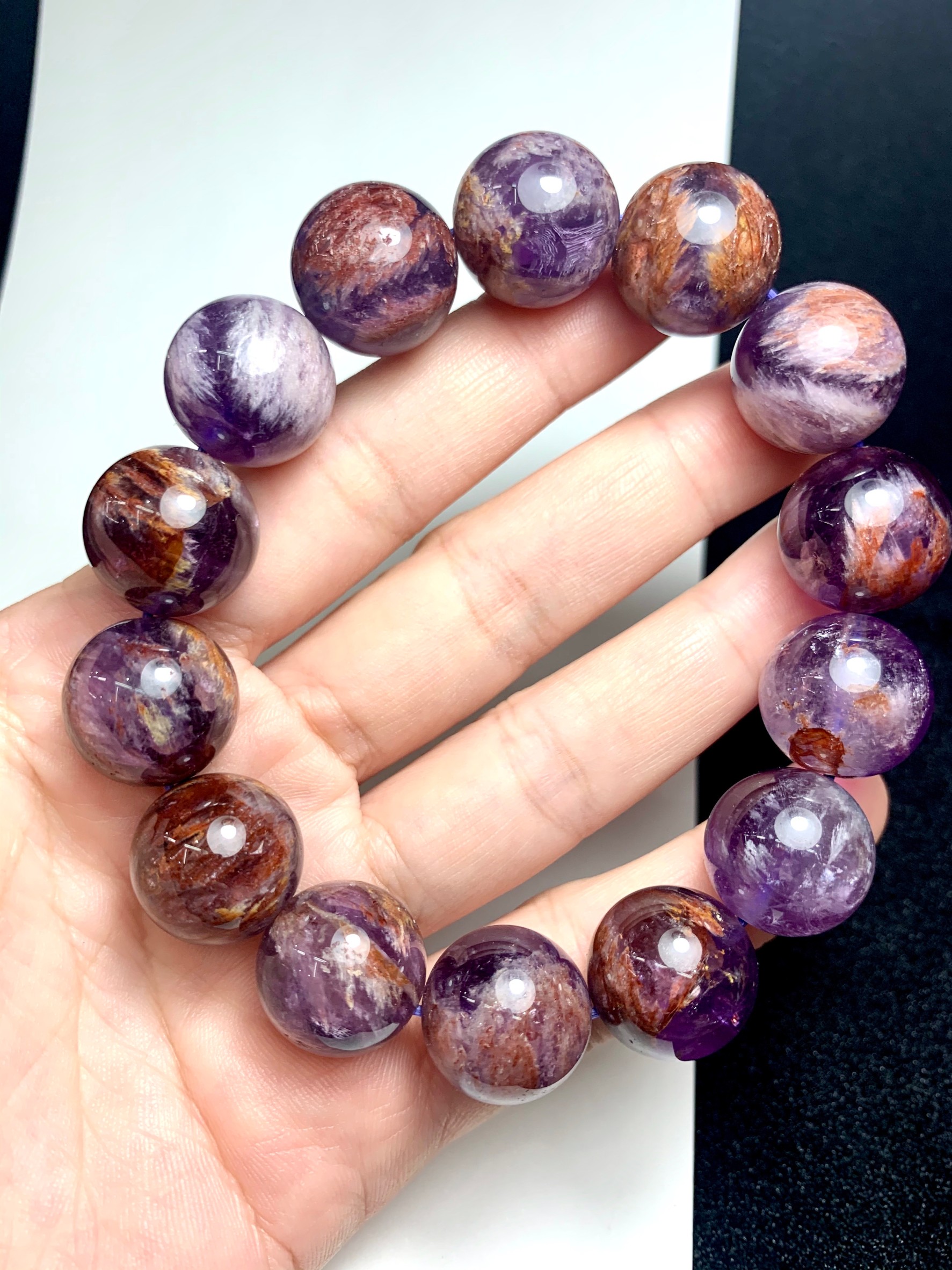 โป่งข่ามในอเมทิสต์ อเมทิสต์แก้วโป่งขาม( Phantom in amethyst) ขนาดใหญ่ที่สุด 16 mm