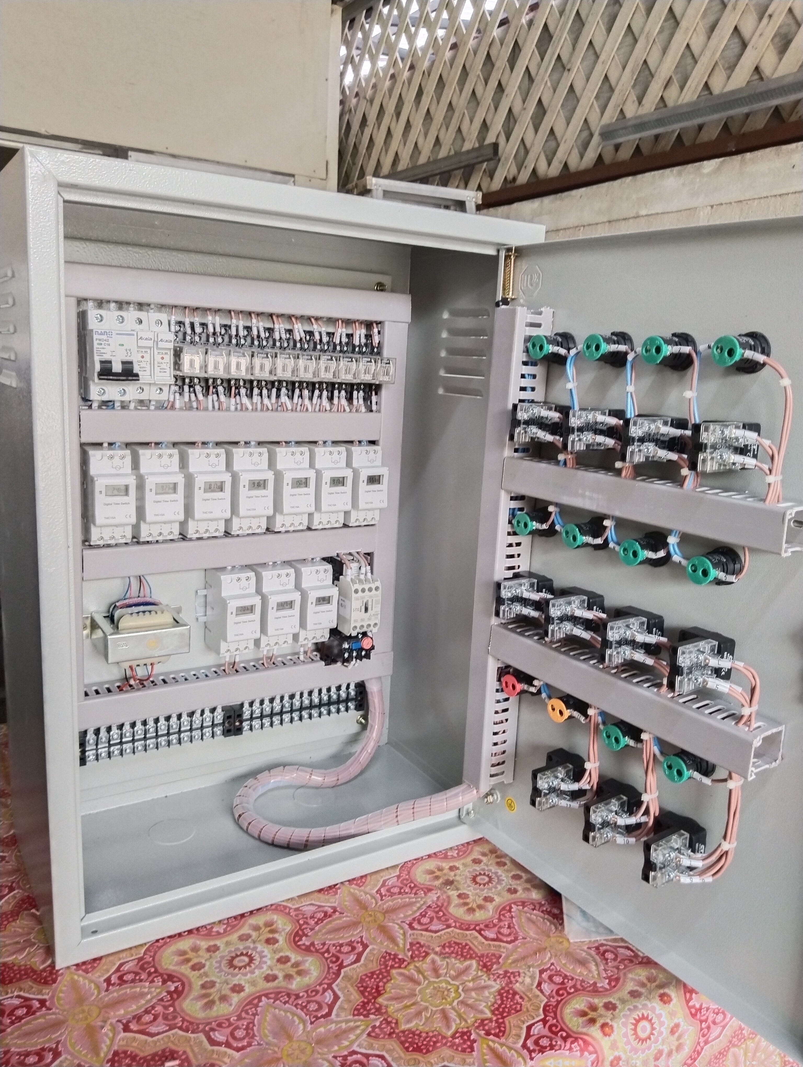 ตู้คอลโทรลตั้งเวลาด้วย Timer 10 โซน