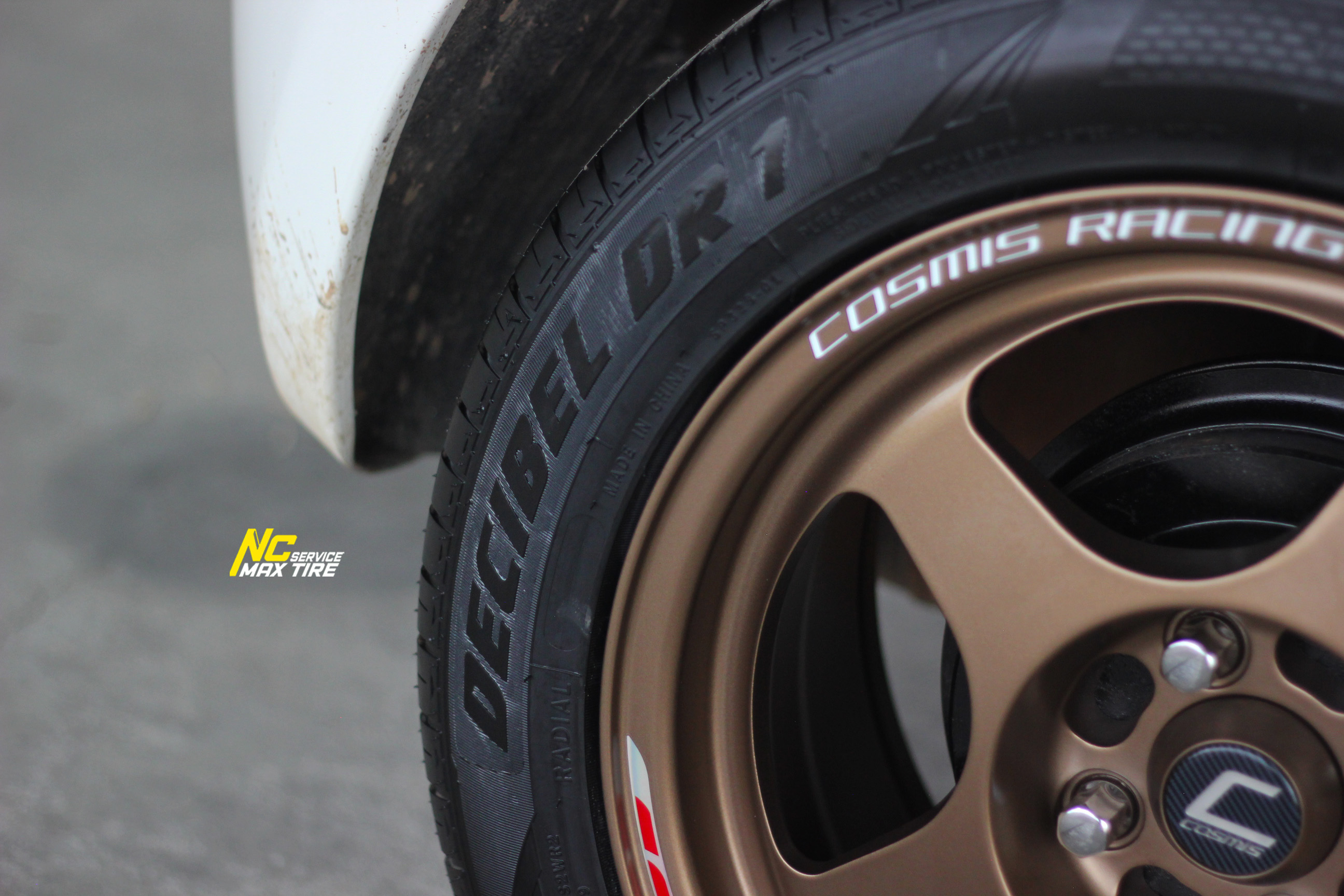 Toyota Yaris / ล้อแม็กขอบ15 / Cosmis / CMR / ล้อแม็กสีน้ำตาลด้าน / Decibel / DR1 / 15X7 4H100 ET35 / 195/55R15