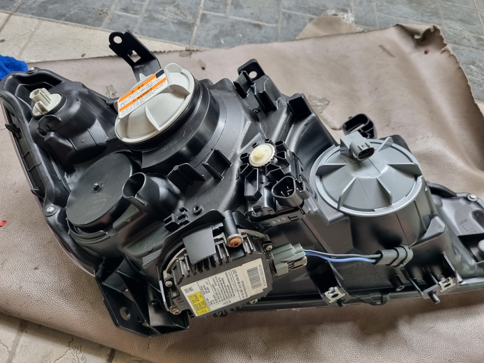 โคมไฟหน้า Honda STEP WGN SPADA ข้างซ้าย (98%)