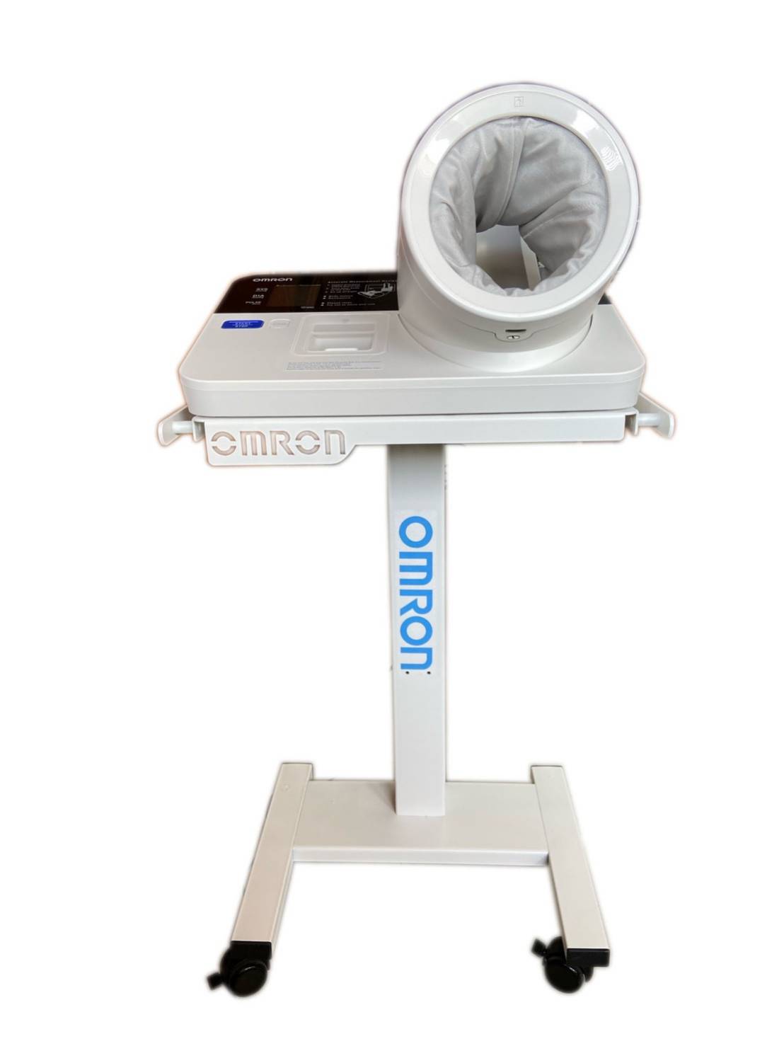 เครื่องวัดความดันสอดแขน ยี่ห้อ OMRON รุ่น HBP-9030 พร้อมรถเข็นวางเครื่อง