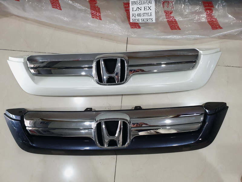 กระจังหน้า CRV 08 (สีขาว / สีม่วงดำ)