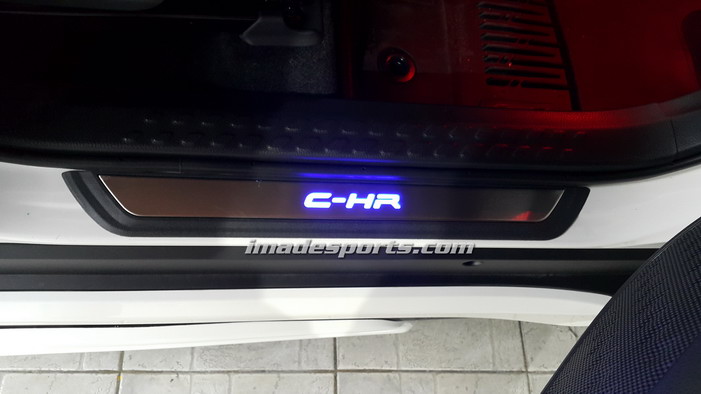 กาบบันได C-HR สปอร์ตพร้อมแถบเรืองแสง LED