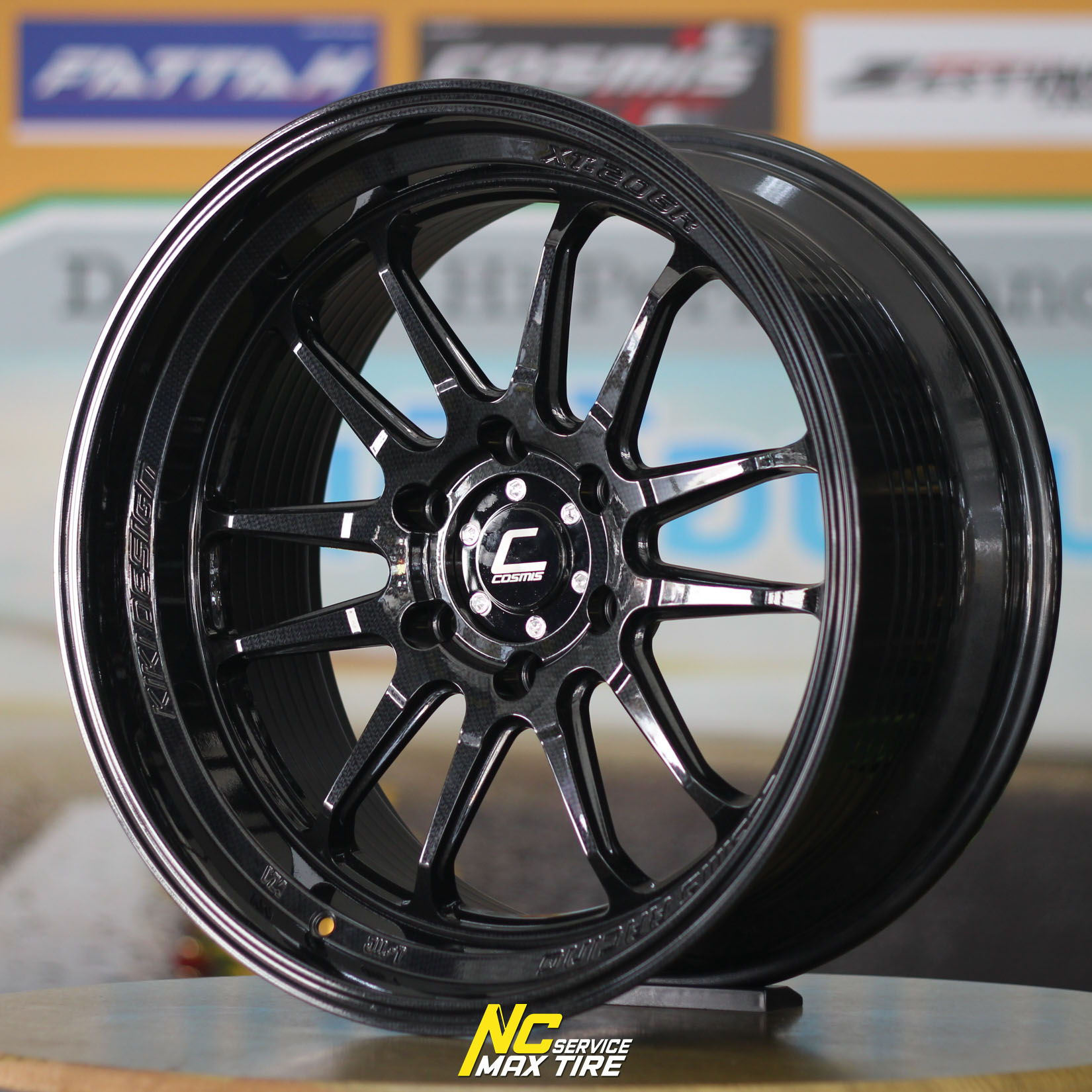 ล้อแม็กขอบ20 / Cosmis / XT-206R / ล้อแม็กเคลือบคาร์บอนเคฟล่าแบบเงา / 20x9.5 6H139.7 ET+12
