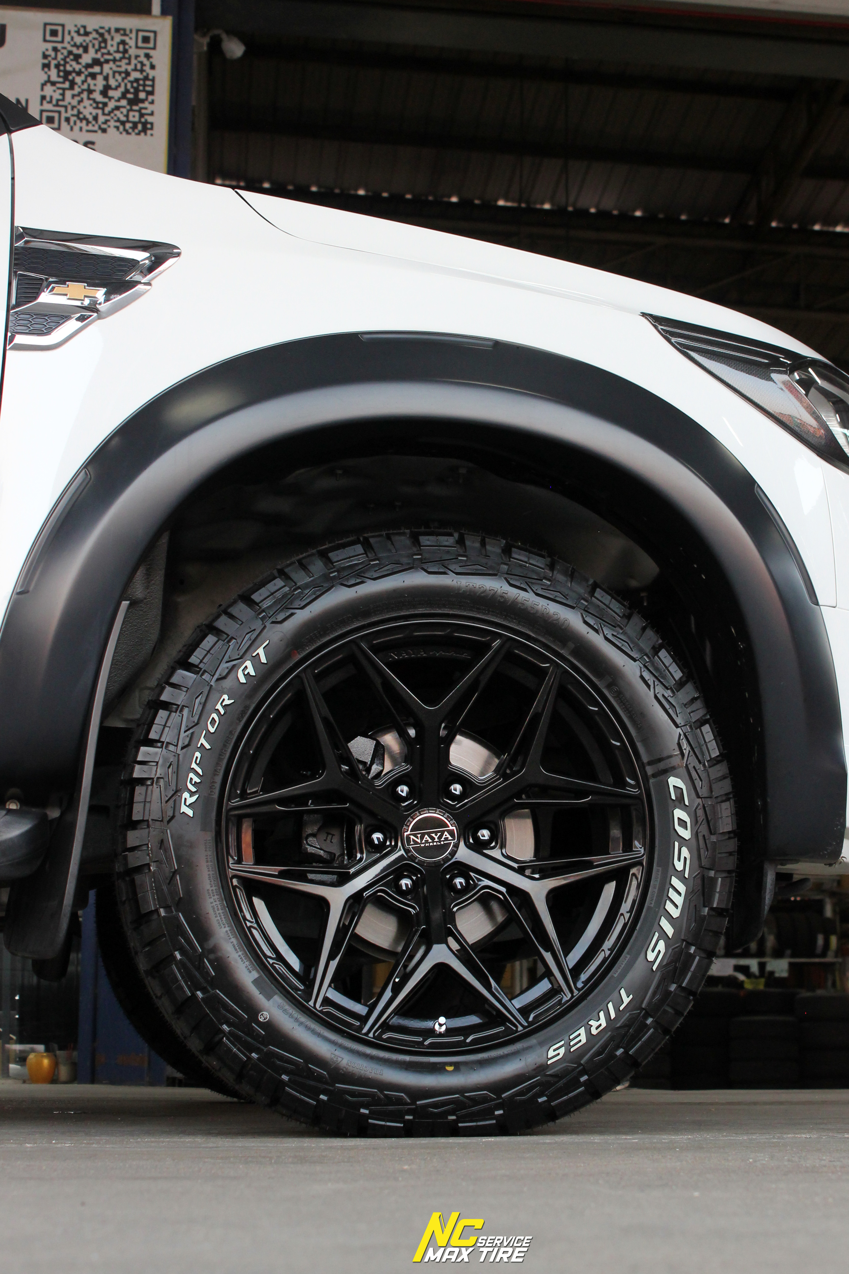 CHEVROLET TRIBRAZER / ล้อแม็กขอบ20 / Cosmis / NAYA / ALPHA-F6 / 20x9.5 6H139.7 ET22 / ล้อแม็กสีดำเงาทั้งวง / Raptor AT / 275/55R20
